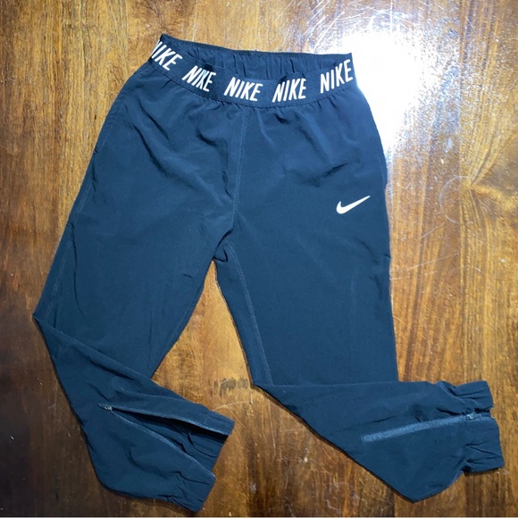 NIKE Sz S Womens Tracksuit Bottoms Black Tapered Loose Fit Mid Rise Track Pants - Picture 14 of 14